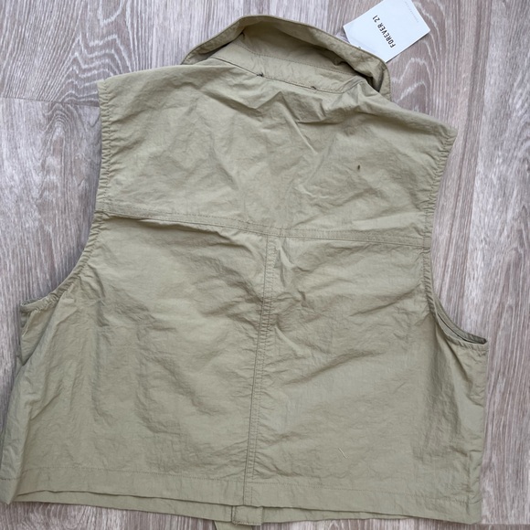 Forever 21 Olive Utility Crop Top - Picture 4 of 4